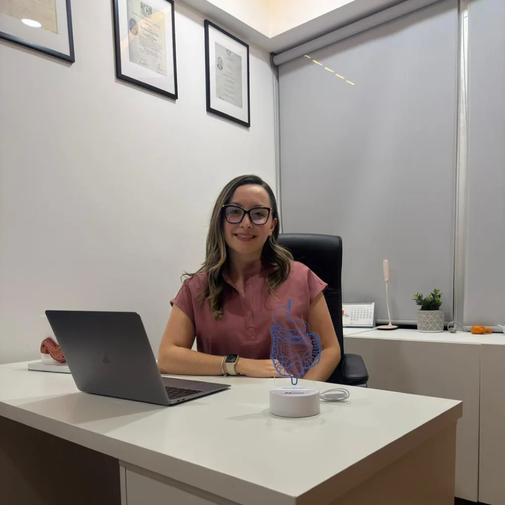 dra-melissa-soto-gastroenterologa-en-cdmx.webp